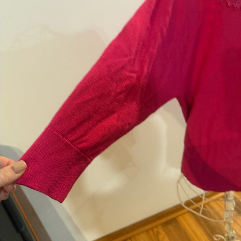 Cable & Gauge Women's Fuchsia Lace Sweater - Picture 3 of 7